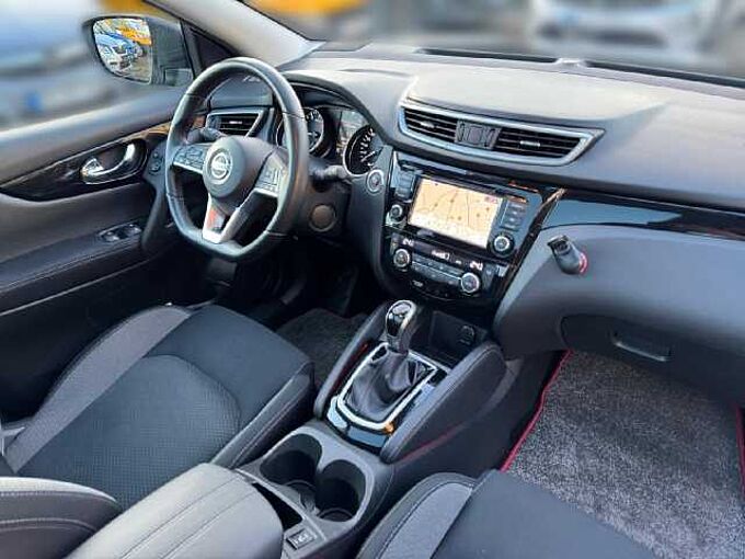 Nissan Qashqai 1.3 159PS N-Connecta