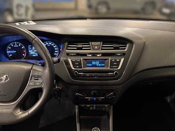 Hyundai i20 1.2 84PS YES! *SHZ*LHZ*8-Fach*