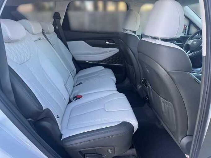 Hyundai Santa Fe 2.2 CRDi 201PS Signature *SEVEN*4WD*AUT*