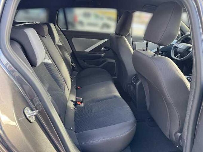 Opel Astra 1.2 Turbo 110PS Edition *NAVI*LED*AHK*