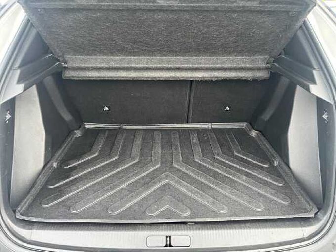 Peugeot 2008 Elektro 50kWh 136PS Active Pack