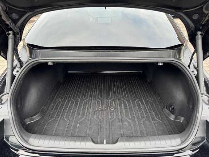 Hyundai IONIQ 6 77,4 kWh 229 PS UNIQ