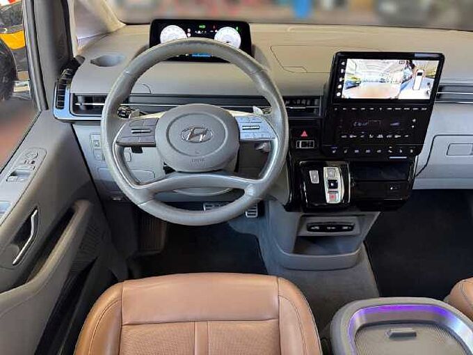 Hyundai Staria 2.2 CRDI 177PS 4WD SIGNATURE *AHK*