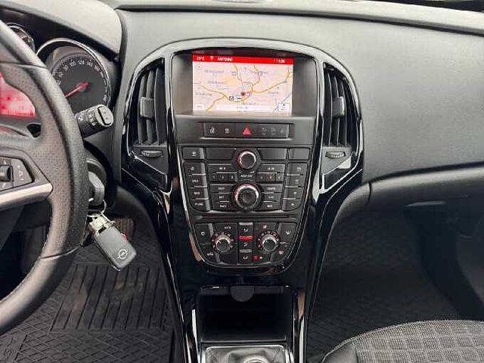 Opel Astra 1.4 Turbo 140PS *BI-XENON*