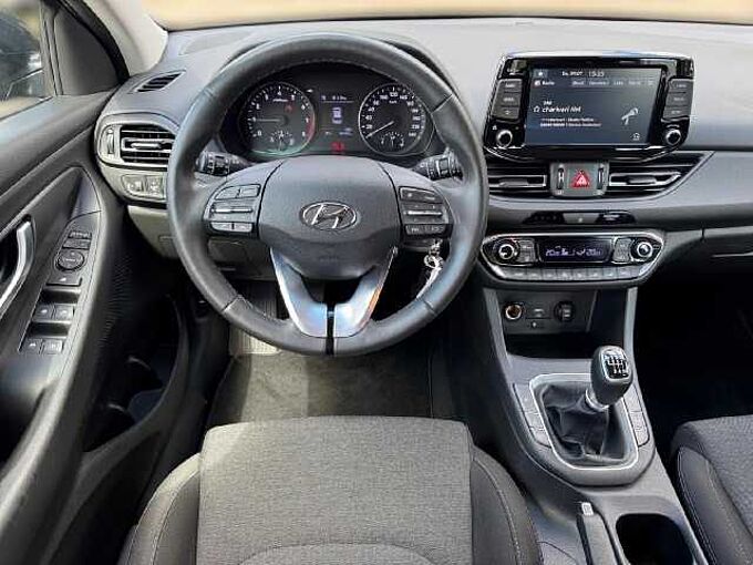 Hyundai i30 1.0 T-GDI 120PS Trend *8-FACH-BEREIFT*