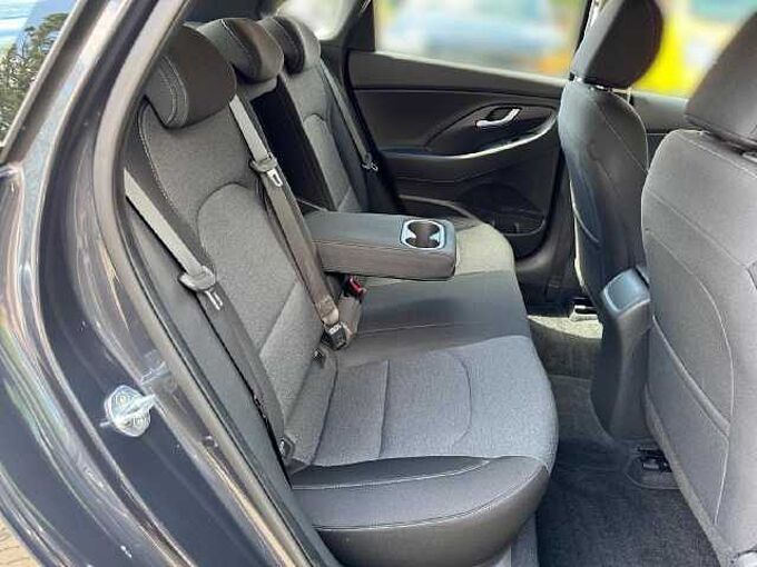 Hyundai i30 1.0 T-GDI 120PS Trend *8-FACH-BEREIFT*