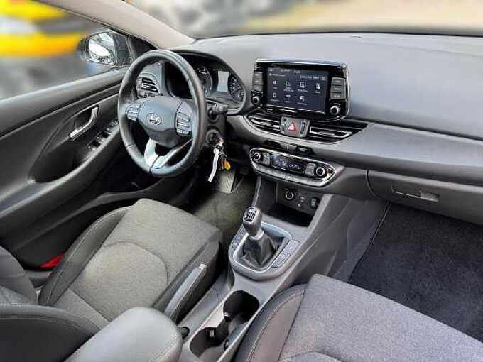 Hyundai i30 1.0 T-GDI 120PS Trend *8-FACH-BEREIFT*