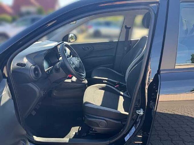 Hyundai i10 1.0 63PS Trend *NAVI*SHZ*LHZ*R-KAMERA*
