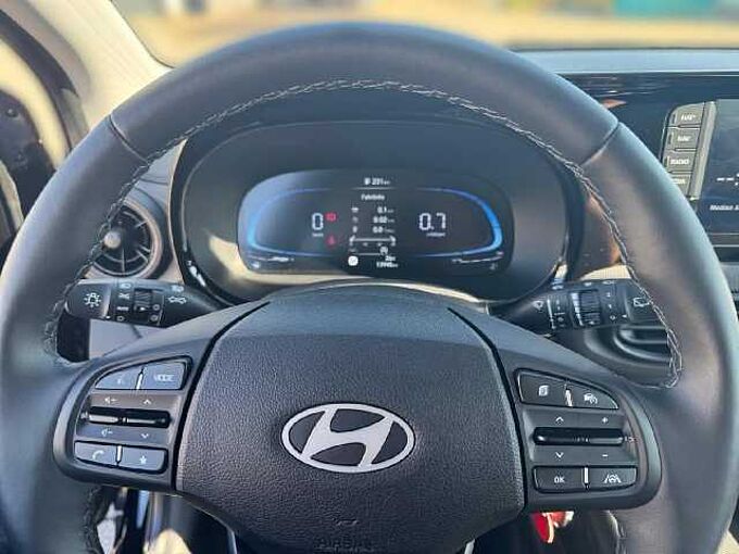 Hyundai i10 1.0 63PS Trend *NAVI*SHZ*LHZ*R-KAMERA*