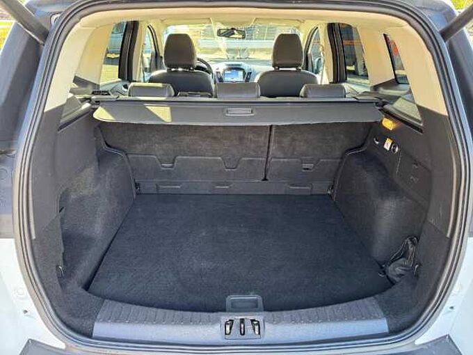 Ford Kuga 1.5 EcoBoost Titanium *1.Hand*AHK*