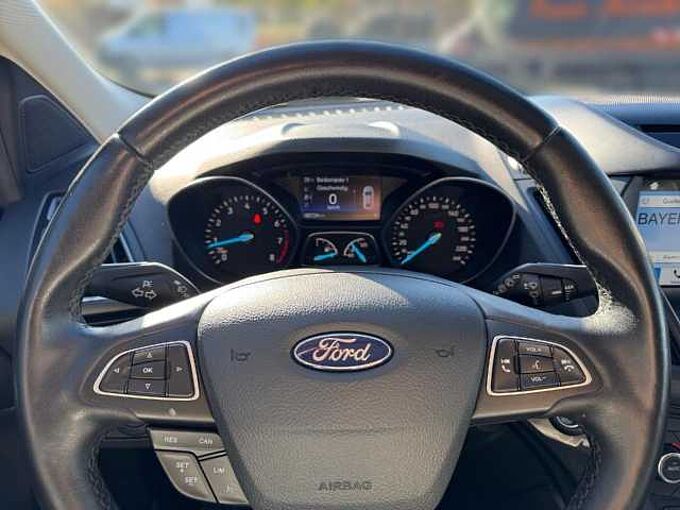 Ford Kuga 1.5 EcoBoost Titanium *1.Hand*AHK*
